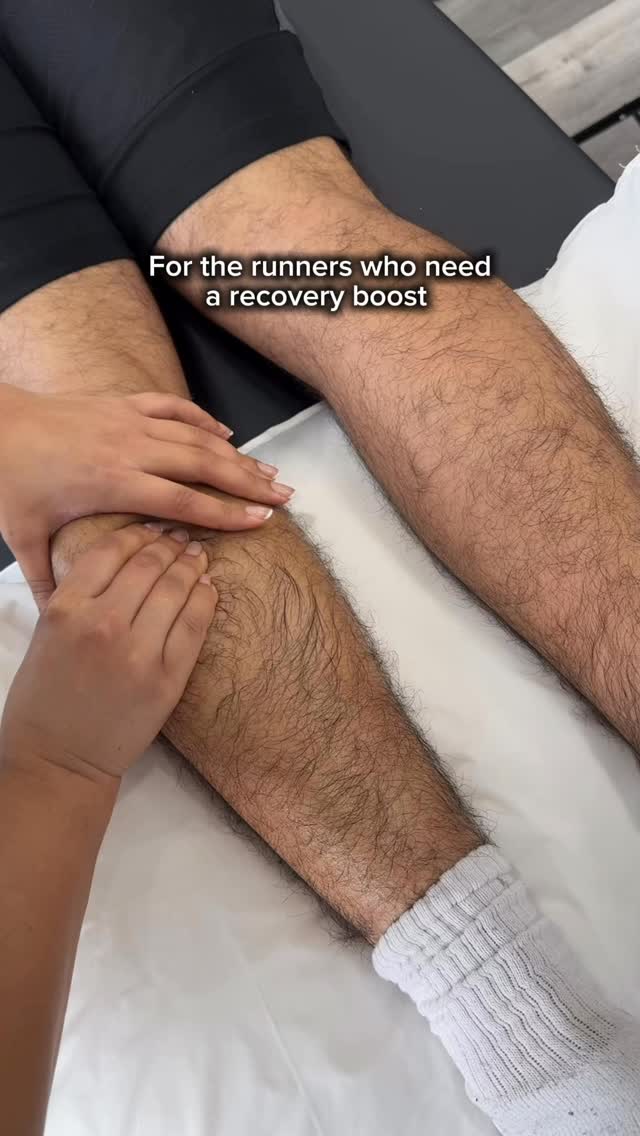 Still sore from your last run? 🏃
A targeted massage session can get you back on track faster than rest alone.
Deep tissue massage helps your body bounce back faster after long runs by:
✔ breaking up adhesions
✔ releasing deep tension
✔ improving blood flow
Book your massage with one of our skilled RMT’s or level up your recovery with one of our physiotherapists!
🔗link in bio to book or call us at (905)-427-0505
📍Seaton Centre, Pickering
#runningtherapy #runningrecovery #postrun #deeptissuemassagetherapy