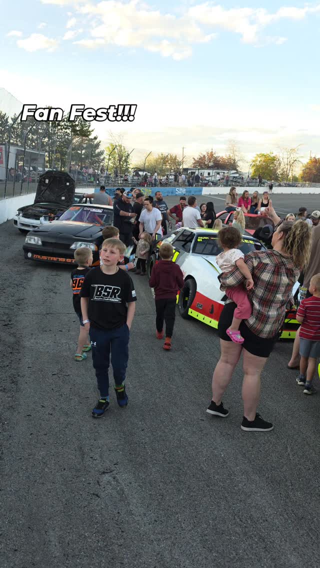 Who doesn't enjoy fan fest?
At Mode Stadium Stateline Speedway for Fiesta night TONIGHT! @raceidaho