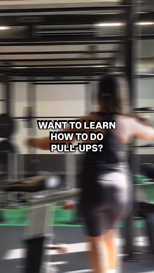 Pull-ups rank among the top five fitness goals I hear in personal training consultations. Many people find them intimidating, but they don’t have to be. Here are three ways to improve your pull-ups.
🤓LEARN CORRECT FORM AND TECHNIQUE
🧠KNOW YOUR WEAKNESSES AND WORK ON THEM RELENTLESSLY
🧘♀️BE PATIENT, CHANGE DOESN'T HAPPEN OVERNIGHT
💪🏽I was once intimidated by even attempting pull-ups and now not only can I do them, I can teach others how too! 😀
📩WANT TO LEARN HOW, ASK ME NOW!
‼️DM 'PULL-UPS' to get your full training programme
#VITALCONDITIONING #PULLUPS #LONDON #puregymofficial