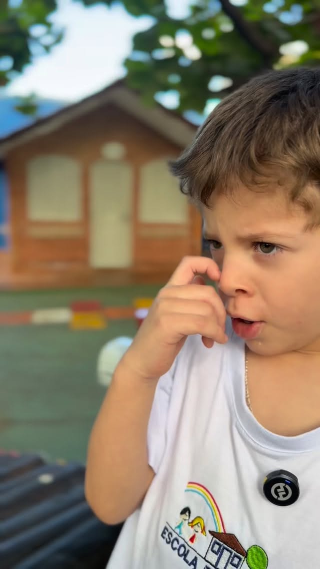 Pequenas palavras, grandes sentimentos 💛
Os olhinhos do Infantil IIII Vespertino traduziram, com toda doçura, o amor imenso que sentem por suas mamães. Um carinho puro, sincero e cheio de verdade… do jeitinho que só as crianças sabem demonstrar. 🌷✨
Feliz Dia das Mães!
#DiaDasMães #AmorDeMãe #Infantil3 #Despertinho #EscolaParque AmorPuro Infância EducaçãoInfantil Carinho Maternidade PequenosGrandesAmores
