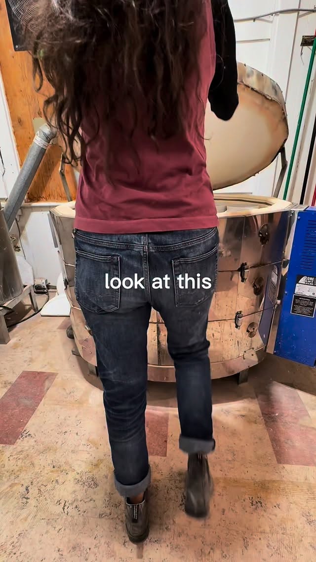 Our Ms. Vanessa crushed it this week in the glazing for the store front and orders! 👏👏
Our kilns like our hearts are full 💛
#handmade #ceramics #pottery