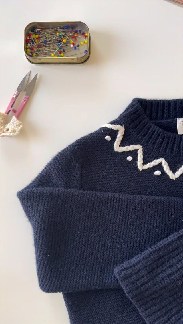 The art of a perfect fit 🫶🏼
This @alexgorebrowne navy knit, carefully altered through the body - refined in silhouette and ready to return to everyday rotation.
Considered alterations, beautifully done.
Maker: Yakshi 💙 Book at theseam.uk
#KnitwearCare #CareAndRepair #theseamfixedit #Makers #luxuryfashion