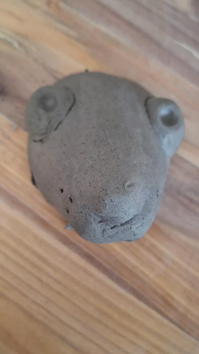 Die Vorbereitungen für die LandArtSonderaktion im Juni hier am TeaPot mit Lesung aus dem Buch ManxMausMäuserich laufen schon auf Hochtouren ....
Weitere Infos folgen.
#keramikwerkstatt#töpfern#stemwede