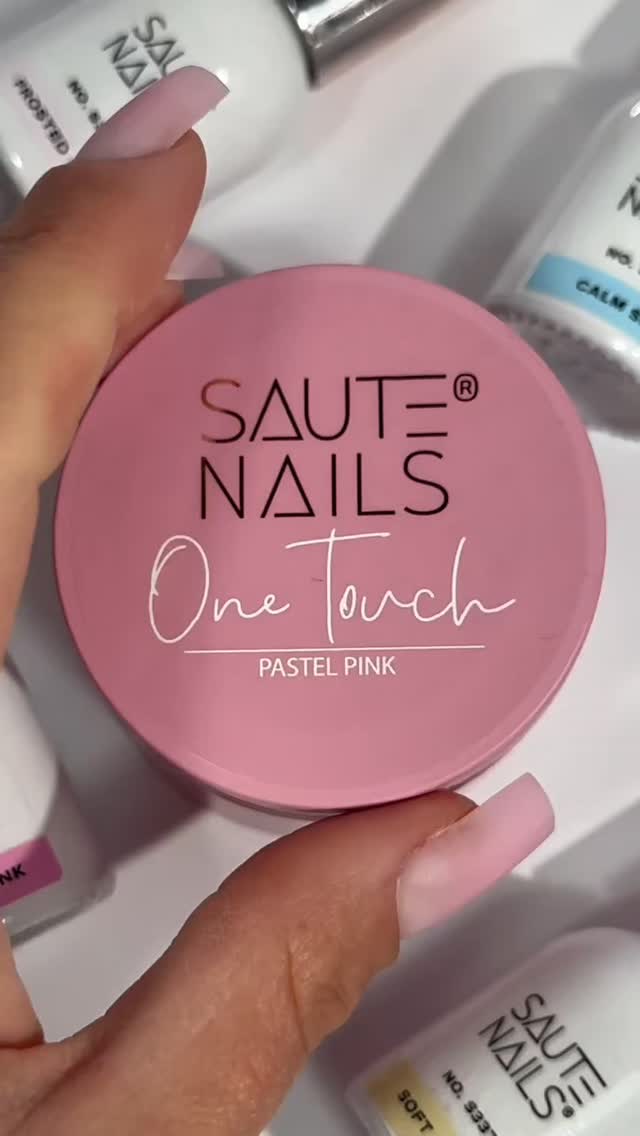 Voici un combo parfait pour sublimer les ongles ✨️
Tous les produits sont disponibles chez www.chicachic.ch
#sautenails #ongleriesuisse #onglegel #onglessuisse