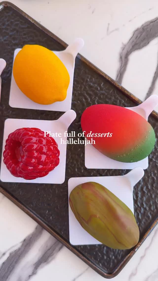 One of the best French pastry shop is in San Diego @dessertsbyclement founded by @clem.chef
Desserts are as beautiful as tasty. Try it if you are in SoCal
Plate full of your favorite desserts hallelujah 😌🙌🏼
#DessertsbyClement
#fruitdesserts #moussecakes #dessertlovers