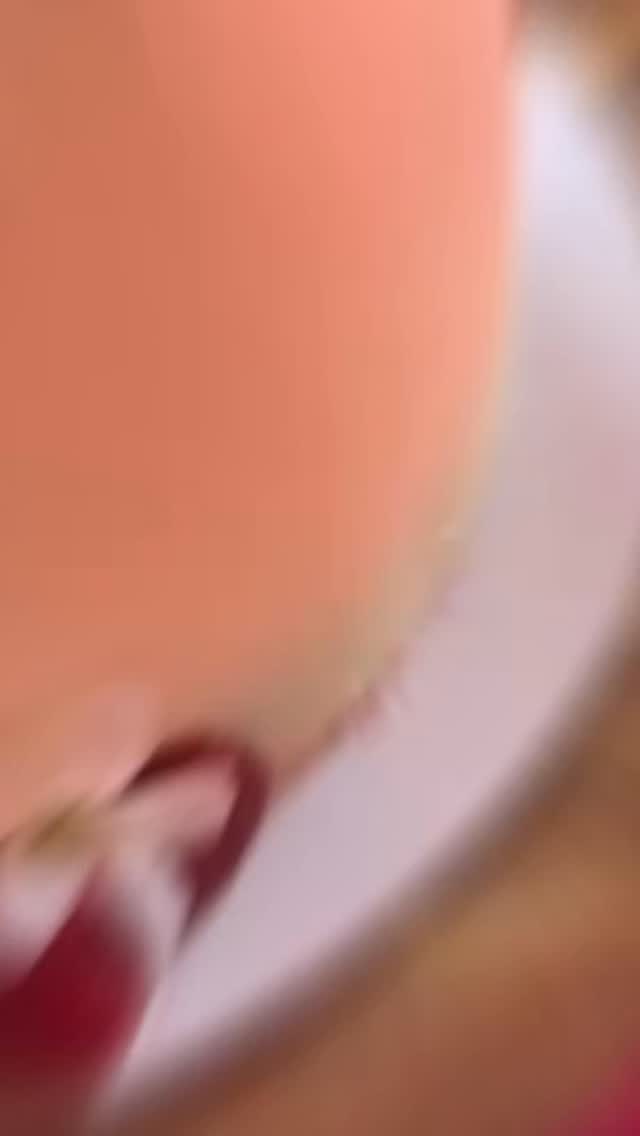 Made this cake a state away from home, without my usual tools… and wow, it was a challenge 🥲
But getting to create something so special for my brother and my new sister made it all worth it 🤍
So proud of how it turned out and even more grateful I got to be part of such a beautiful day.
Congratulations Danny & Sandra 💍✨
#lemoosbakery #weddingcake #chantillycake #columbiasc #customcake