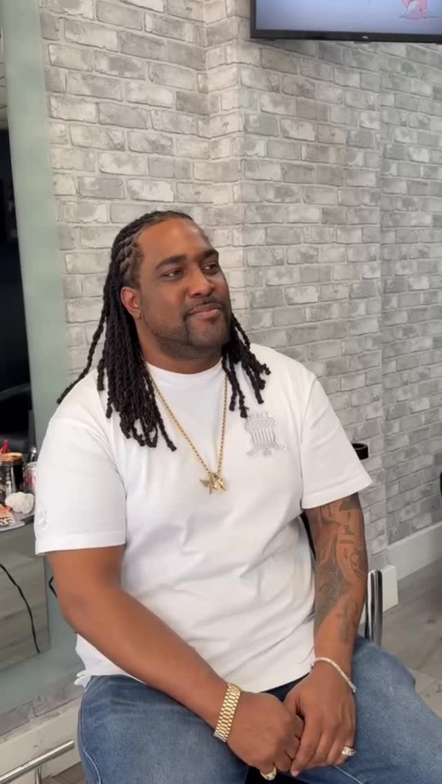 Wash, retwist and style 👌🏿👑
📍Harrow, London
#locs #harrowonthehill #fyp #menwithlocs #locjourney