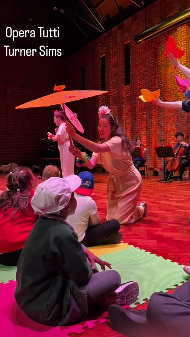 This morning, a group of children had a delightful and immersive experience in the @turner_sims concert venue. The @welshnat_opera_cencym created Opera Tutti as a multi-sensory musical event which takes the audience through the four seasons, complete with vocalists and an orchestra.