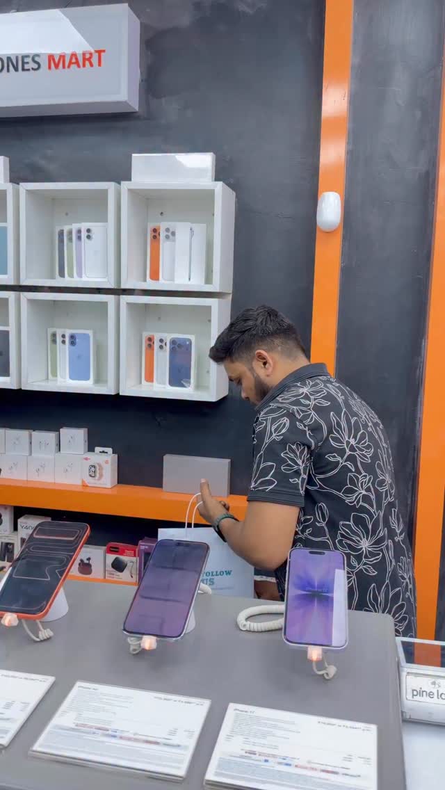 अब salary time pe आएगी 😭😅
.
.
.
.
.
#salary #funny #comedy #dealsmilegi #mobilephoneshop