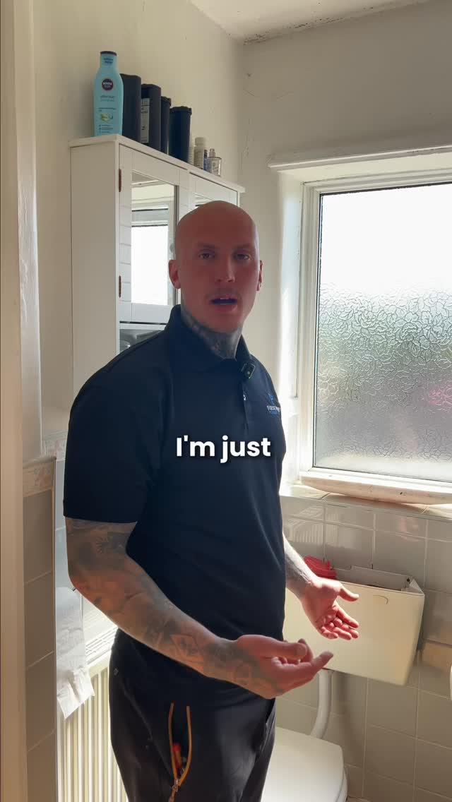 Have you got a faulty toilet at home? Watch how we fix them. ##plumberhighpeak #toiletrepair #plumbingtutorial #tradielife plumberlife