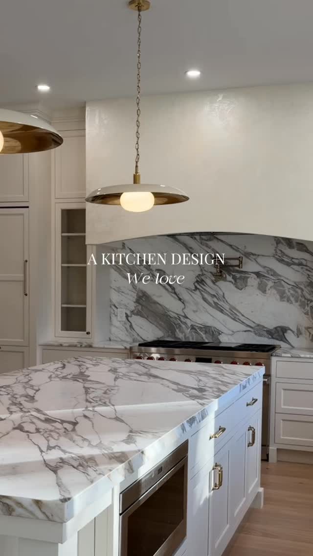 Kitchen design we love = clean lines, thoughtful finishes, and details that make the entire space feel polished & lived in.
#interiordesign #kitchendesigninspo #designbuild #luxurydesign #kitchengoals
