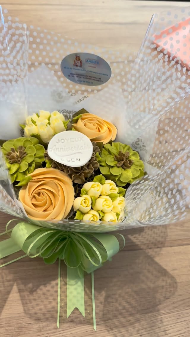 #bouquetdecupcakes #angiescupcakes77 #gateauanniversairepersonnalisé