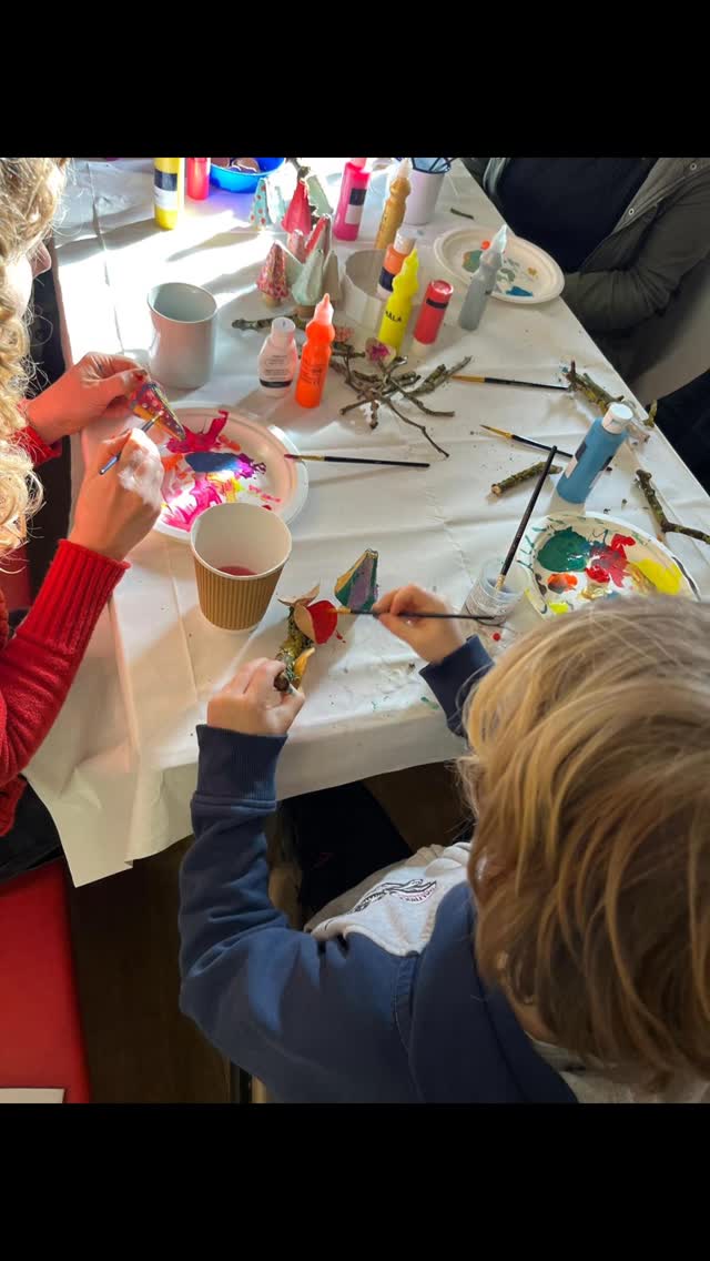 News just in - Artists in residence Ali Brown and Jasmine Smail will be running an awesome collaborative workshop at our upcoming crafty Arts Hub Brunch! ....come and be part of making an imaginary village out of cardboard and scrap materials, collage and paint pens! 🤩🤩 Free drop in workshop that is family friendly and for all ages.
There will be plentiful supplies of coffee, tea, cake and breakfast bacon butties 🍰🥓☕🎨🫖
Also an opportunity to meet the new artists and see their studio!
SUNDAY 10TH MAY
10AM-1PM
EAST HARPTREE VILLAGE HALL
#artshub #crafting #artstudio #collaboration #communityart