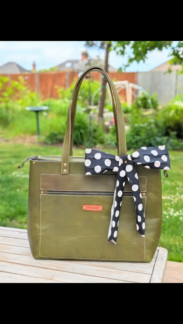 Hey @etsy @etsyuk I've been with you for 10 years across 3 shops! Any chance of a toot toot?! 🎺📣🥳 It's tough out there for sure! Thanks loves!
#etsyfan #EtsyFinds #etsyoldtimer #etsyuk #etsy