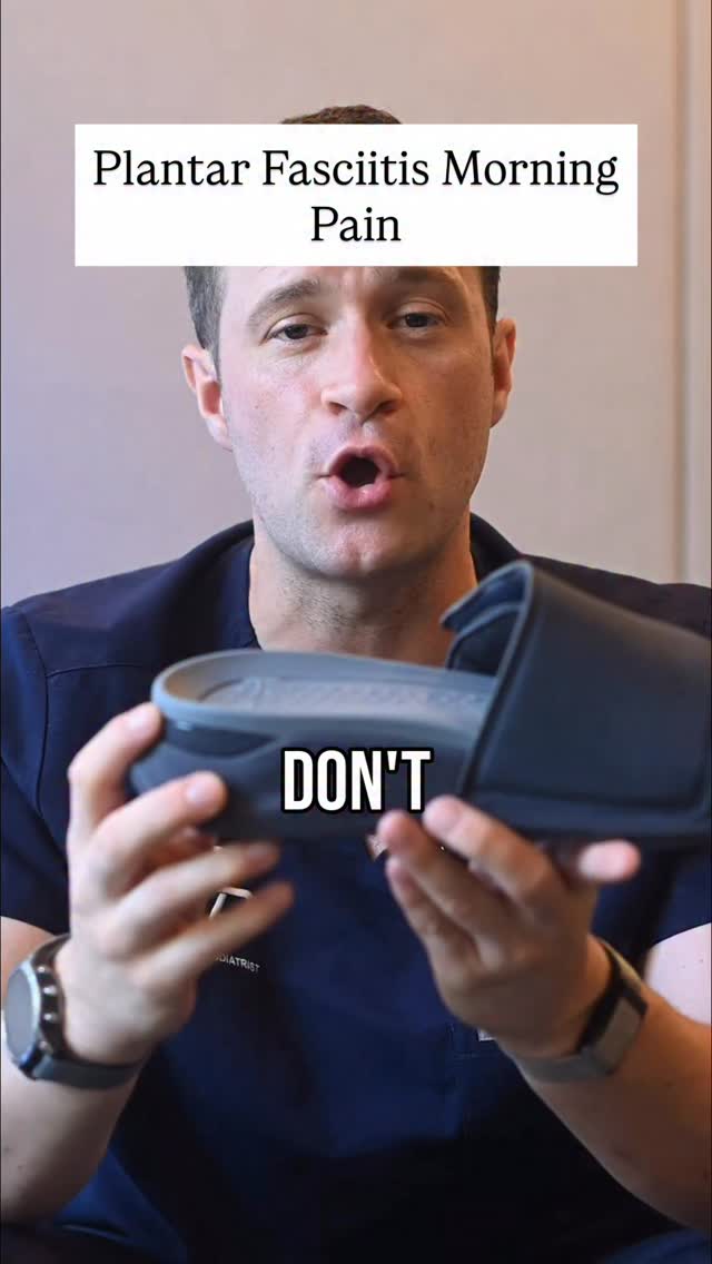 Wearing a slide at home is my #1 recommendation as soon as any patient comes to see me in clinic with plantar fasciitis. The one I am showing here is the @kurufootwear Moment
This slide has:
🫶 a high heel to toe drop
🫶 arch support
🫶 deep heel cup
🫶 slight rocker
I personally prefer slides to thongs as they are more attached to the foot.
Which slide are you using for your foot pain recovery?