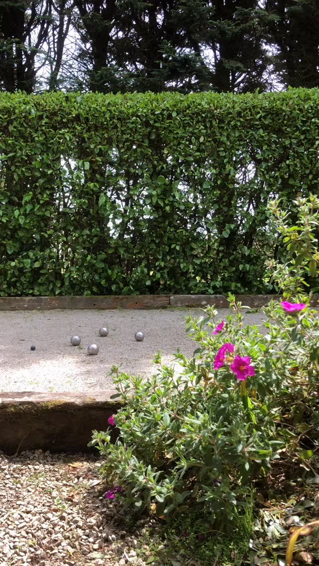 Did you know we have a pétanque court here at Middle Colenso? As well as traditional boules, there are garden games for our younger guests. #petanque #boules #selfcatering #selfcateringcornwall #middlecolenso