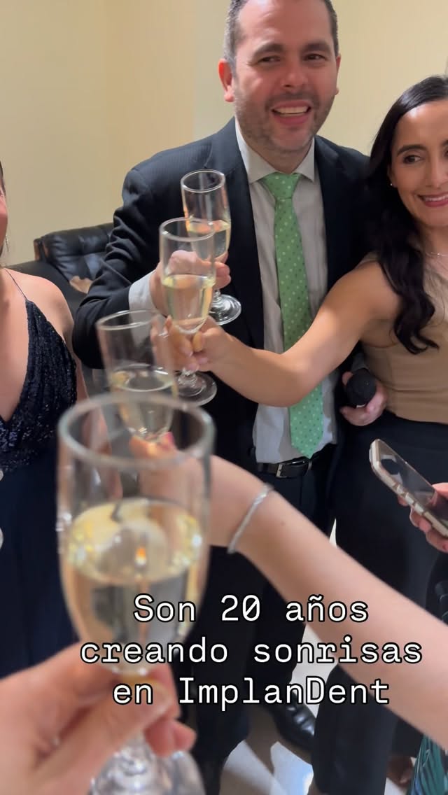 Cóctel de celebración de 20 años de ImplanDent