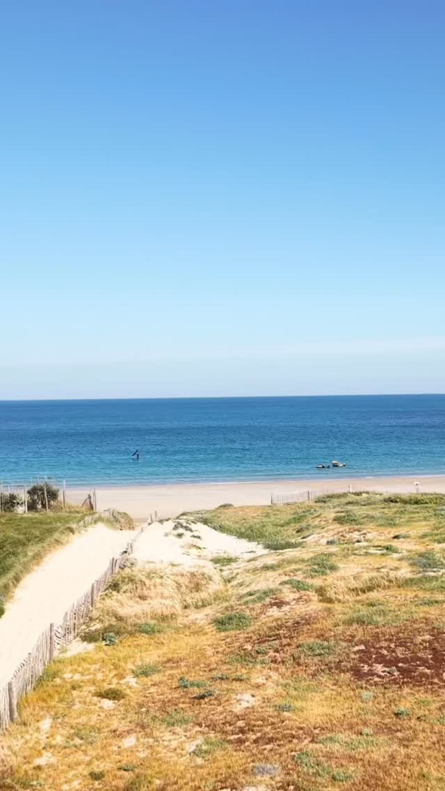 WINGFOIL SESH DANS LA PISCINE⚡️
Un petit vent d’Est, et notre terrain de jeux se transforme en piscine géante 🤿
C’était cette semaine, et on a kiffé !
@duotone.foiling.france @iledoleron_tourisme
#oleron #oleronisland #wingfoiling #wingfoil #io