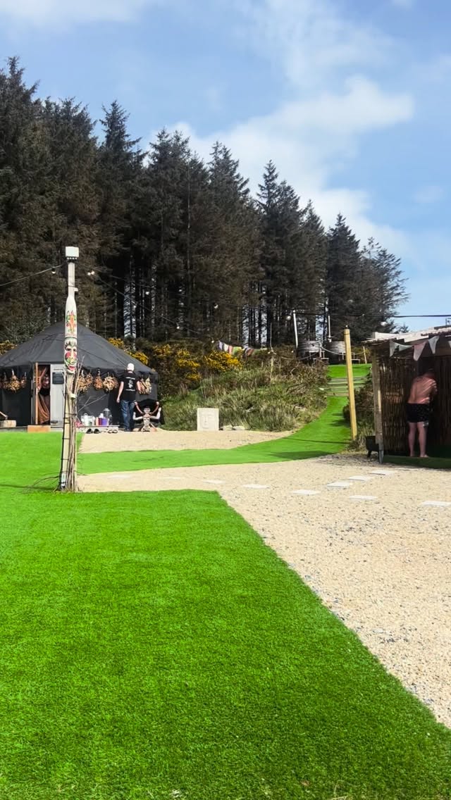 Join us at Tigh’n Alluis Irish Sweat House on Sunday 17th May from 10am - 12.30pm.
We’re moving into summer, Pitta season in Ayurveda. This is the time of the most light, the most heat, and the most energy available for change.
We’ll start with an outdoor yoga practice under the stretch tent. The session is themed around the summer season through an Ayurvedic lens. Expect somatic movement to shake off stagnant energy, solar breathwork to build inner heat, a flowing sequence to open the body, and a cooling practice to finish. The session will include some Ayurvedic wisdom on how to move well in this season.
Then into the yurt sauna for heat and stillness to relax. Followed by optional cold plunges in the barrels or the fresh water lake, short exposures that help to reset the nervous system.
After, stay for tea and snacks with a view of the Dublin and Wicklow Mountains.
What to bring:
🧘🏻♀️ Your own yoga mat
🩱 Swimsuit or shorts for the sauna and plunge
🧖🏼♀️ Two towels - one for the sauna, one to dry off
🩴 Flip flops - the ground can be slippy
Grá Mór