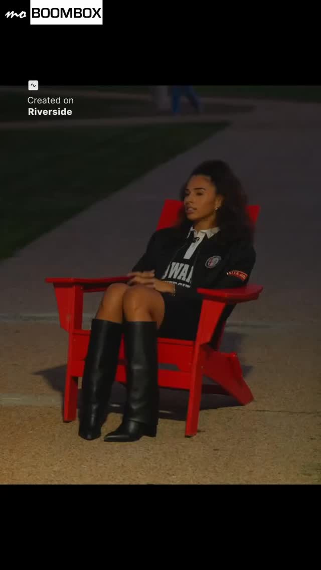 Taking a chance on yourself will always be the real turning point. 🎙️
In this MO Muse clip, DMV media personality Sommer Hill @sommerfh talks about betting on herself and creating her own show @sommertimepodcast — even when the path wasn’t guaranteed.
Full episode available now on YouTube. Link in bio.
#WomenInMedia #Creatives #Podcast #ContentCreator #Entertainment