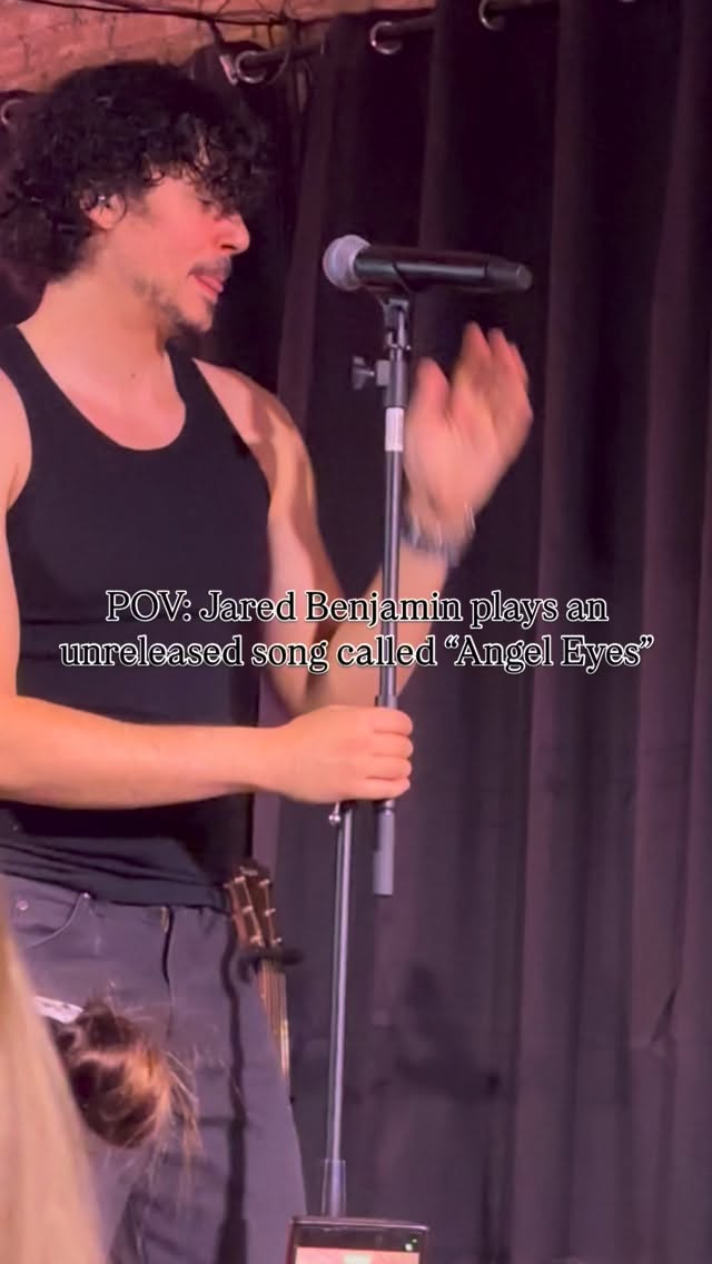 the book community needs to do its thing🪽👀
Angel Eyes from @jaredbenjaminofficial at @txtearoom
#booksta #booktok #romantasyillustrated