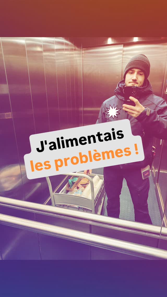 Pendant plusieurs années, j’ai travaillé comme livreur de gourmandises, des produits rapides à consommer, remplis de sucre… des choses qu’on commande souvent quand on a un coup de fatigue, quand on veut se réconforter, ou simplement quand on cherche une petite dose de plaisir immédiat 😅
Au début, je ne voyais pas plus loin que le travail en lui-même. Mais plus le temps passait, plus une sensation étrange grandissait en moi. Je voyais les mêmes personnes commander encore et encore… et j’avais ce sentiment troublant que, sans le vouloir, je contribuais à entretenir un comportement qui les abîmait à petit feu 😔
Et c’est là que ça m’a frappé : plus je livrais, plus j’avais l’impression d’être un maillon d’un cercle qui enferme les gens dans de mauvaises habitudes. Et honnêtement… ça a fini par me toucher profondément.
J’ai pris conscience que je ne voulais pas continuer dans cette direction. Je voulais être du côté de la solution, pas du problème 🙌
Alors j’ai commencé à me former, à comprendre le corps, la nutrition, le mental… et je me suis rendu compte que c’était ça que je voulais vraiment : aider les gens à reprendre le contrôle, à sortir des automatismes, à retrouver une relation plus saine avec leur corps et leur alimentation.
Aujourd’hui, c’est exactement pour ça que j’accompagne les personnes non seulement à perdre du poids, mais aussi à transformer leur mentalité et leurs habitudes, pour qu’elles puissent sortir de ces automatismes qui les tiraient vers le bas et construire une nouvelle version d’elles-mêmes.💪🔥
Parce que je sais ce que c’est d’être dans un environnement qui t’entraîne vers le mauvais chemin… et je sais qu’on peut en sortir.
Et je veux être là pour ceux qui ont envie de changer pour de vrai 🌟
#nextform
#coachingnextform
#transformationdurable
#pertedepoids
#remiseenforme