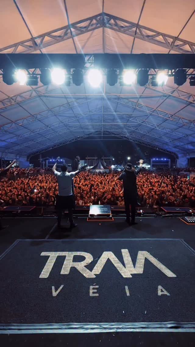 MAIS UMA ENTREGA!!!😍
Ontem foi dia de @traiaveiaoficial no 36º Festival Internacional de Balonismo em Torres/RS.
OBRIGADO A TODOS QUE MARCARAM PRESENÇA, obrigado @lotuseventosoficial pela parceira na noite de ontem, nossa gratidão também a @prefeituratorres pela confiança e por nos darem a oportunidade de cuidarmos da produção desse gigantesco evento, até a próxima se Deus quiser!🙏🏼❤️
🎥 @camaraotraia
#ShowNacional #TraiaVeia #FestivalDoBalonismo #Torres #RioGrandeDoSul