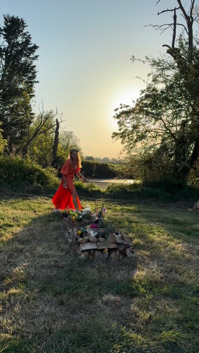 On Friday 1st May 2026, we held our Beltane Flower Full Moon in Scorpio fire walk — a celebration to welcome in May and the full moon.
This was not about calling anything in…
It was about release.
Letting go.
Shedding.
Moving through what has been held beneath the surface.
We came together, each holding our own stories, our own layers, our own intentions. Not forced. Not structured. Just present.
What was released was not shared.
This was a silent release.
No pressure to speak.
No expectation to explain.
Just a space to let go… in your own way.
Held in a sacred field of love, light and dark — with the sun setting, the moon rising, the flowers, the fire & the water.
When we hold these firewalks, my focus is on you.
On the fire.
On your safety.
On holding the space so the energy is fully contained.
This is not about manifestation.
This is about embodiment.
Empowerment.
Release.
And then… you walk.
Not just across fire…
But through something within yourself.
Some received fire kisses from the fire — others did not.
But what everyone felt… was the activation.
Feet alive.
Energy moving.
A strength that stays with you long after.
Because when you walk on fire…
you realise you can move through anything.
You may notice there are no images of others walking.
This is intentional.
While I may share my own walk, each person’s experience is personal.
Videos were taken on personal devices — for them to hold, reflect on, and honour their moment.
This is sacred.
Find your courage.
Find your strength.
Let the fire transform and shift you forward.
This is the year you move 🐎
Next Firewalk • Summer Solstice • Saturday 20th June 2026 at 6.30pm
A new energy. A new cycle. A new step forward.
Join us for the next one, more flowers, more crowns and courage 💪💐🔥💃🏼✨
Any questions, please message.
The blog for this event has just been uploaded with more details on what we experienced and about these fire walks 🔥🌕💐
Much love
Natasha 💚
#firewalkwithme
#releaseandtransform
#beltane
#empowermentjourney
#stepintoyourpower