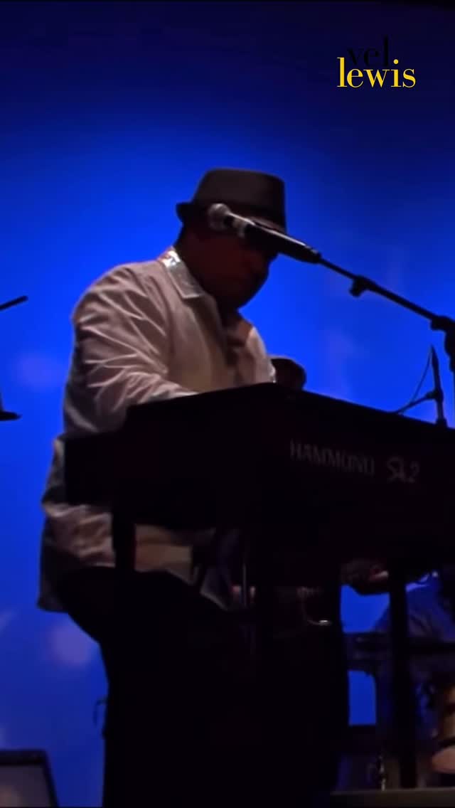 Vel Lewis performing “Smillin’” at the Historic Sugar Land Auditorium.
Full performance on Vel Lewis Music YouTube Channel.
Follow Vel Lewis Music for more!
#VelLewisMusic #jazz #hammondorgan #hamfam #organ #music #grooving #live #performance #smillin #historicsugarlandauditorium #sugarland