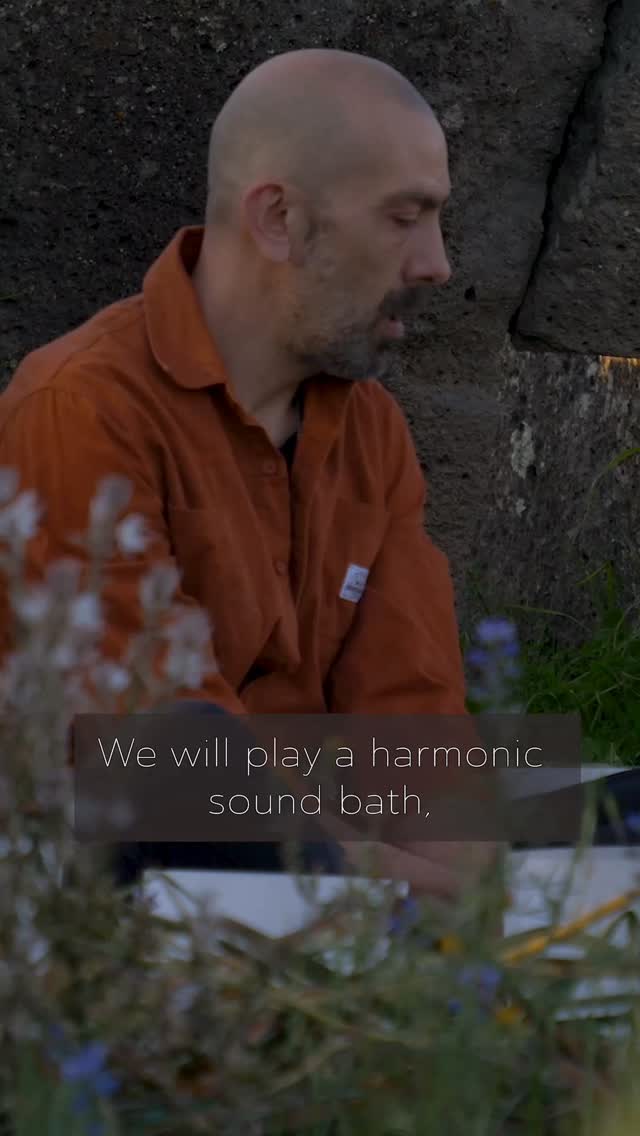 We are playing a harmonious sound bath,
in which the tones are woven together so that openness and resonance can emerge.
We are not seeking dissonance, but rather spaciousness and expansion.
The sound carries the energy upward,
beginning in the lower Region, before returning and completing the process.
In this way, a deeper connection to this place can arise and harmony can be experienced through sound.
Part 3 ā where the sound begins.
The full before you listen "Among Ancient Stones" on YouTube - Link in bio
Thank you @dalila_ibba for this beautiful session šš¼
#soundbath #soundhealing #meditation #harp #crystalbowls