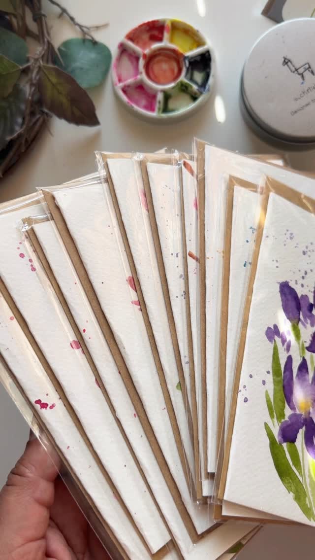 My all new collection of loose watercolor floral greeting cards✨ Which one is your favourite?
These are available at @makermarketcollective - just in time for Mother's Day❤️
.
.
.
.
#looseflorals #watercolor #watercolorillustration #watercolorflowers
#watercolorpainting