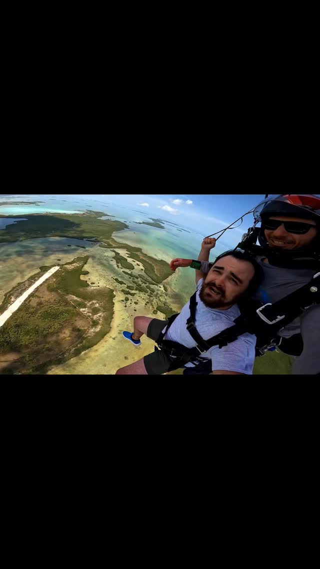 My Single “Goodbye As It Gets” comes out May 20th 🪂☁️Y’all please Pre-Order/Save & share it! 🎸🤘🏼
#skydive #keywest #firsttime #outdoors #ocean