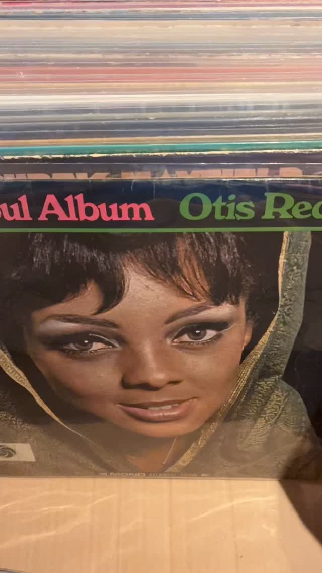 First blink of sun and some lovely soul arrives in the shop…. All of it in really good shape too! Lots more second hand in the pipeline. Keep it here!