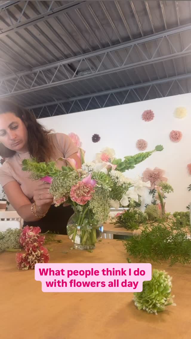 Never a dull moment around here… and often find myself saying I wish I could just play with flowers today instead. life of a small business owner doing 1000 other things to keep things going. Not featured all the emails texts and meetings plus the 100 phone calls and talks with friends about if I should keep doing this lol. But at the end of the day I love building this beautiful business and being able to bring joy to our community through flowers! Stay Bloomingful!