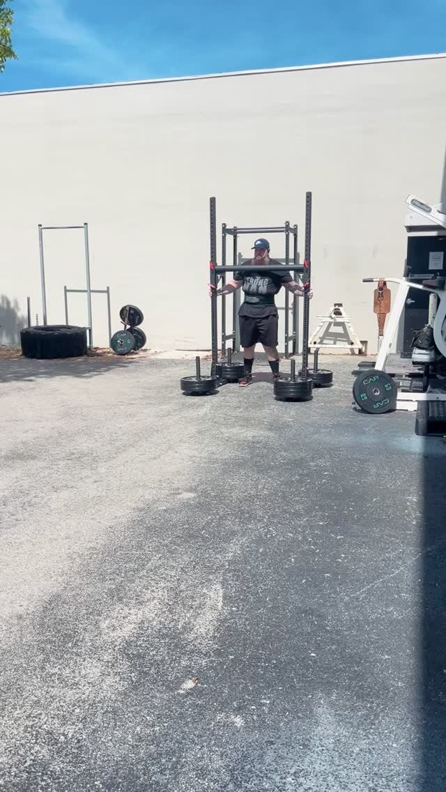 Coach David @swol.bro blessed us with some footage of our Strongman member, Jorge 💣💣💣💣 - Some next level sh*t 🔥 #yokeworkout #outdoorworkout