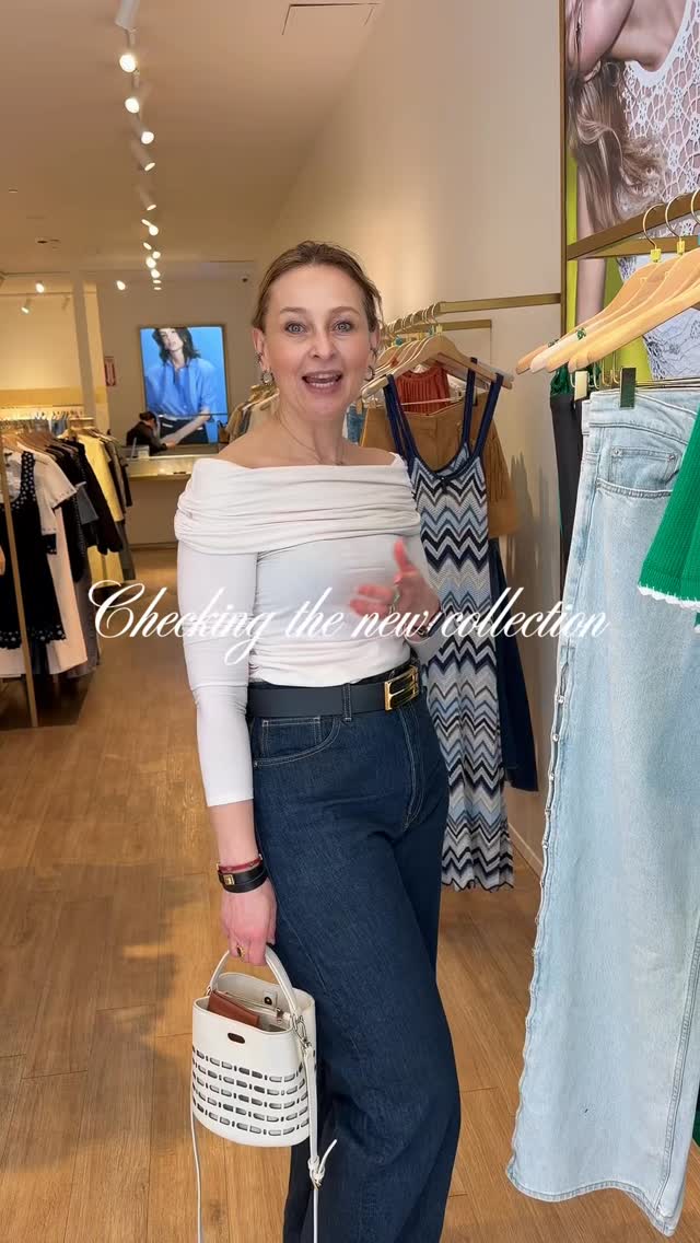 Checking the new collection at Sandro 🛍️
Soft pastels are everywhere - buttery yellow, fresh green, soft pink.
Light, feminine, and very effortless for spring.
▫️Stylist tip:
Balance pastels with clean neutrals for a more elevated look.