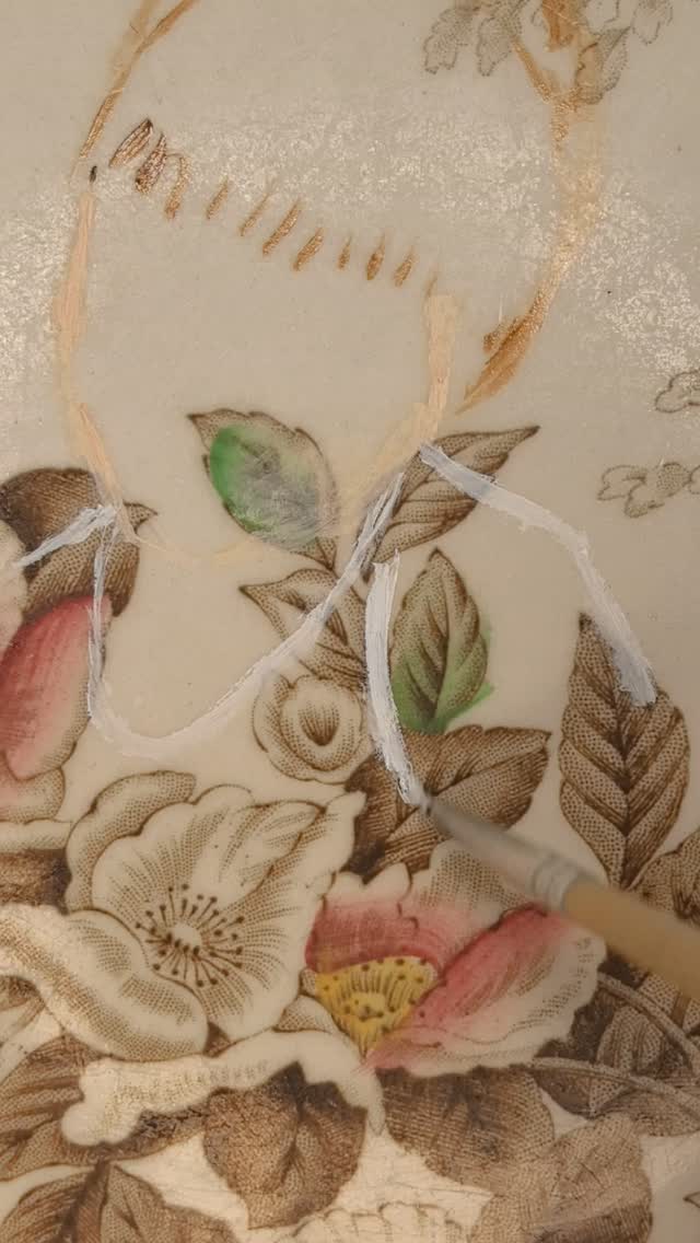 My personal identity, and how it has been formed and shaped by life, has always been at the forefront of my work.
Here is a sneak peek of just such a work as part of my @vrystaat_kunstefees exhibition entitled...
"You Are What You Eat"
7-11 July 2026
#vrystaatkunstefees #oilpainting #foundobjects #identity #art