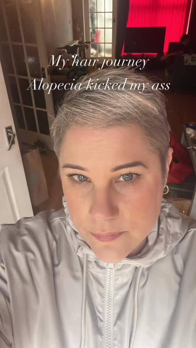 Anyone who is living or experienced Alopecia ?
It’s still here , the silent bugger ….
I never know when the hair loss is going to hit, how much I may loose or where!
Hair is such a part of my identity so no wonder my nervous system is in a rollercoaster.
But I hear you all cheering for me, thank you ☺️
Here’s to strong men and women dealing with anything that puts you off balance .
Let’s pray to the hair goods that my immune system allows it to keep growing and not steal it from me again 🎉
Anna ❤️
#alopicia #hairloss #shorthair #saltandpepperhair #womenshairloss