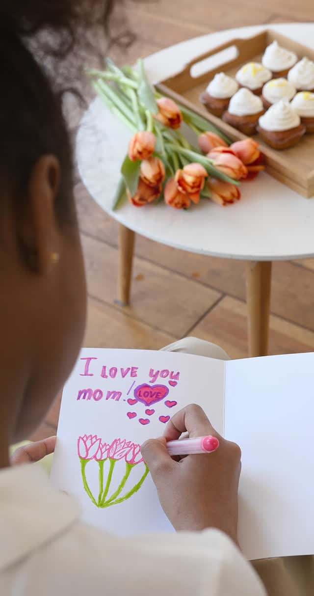 🇩🇪
Muttertag.
Und das Geschenk war dieses Jahr... schwierig.
Blumen welken in drei Tagen. Pralinen sind schnell gegessen.
Aber ein Abend, an dem sie etwas mit ihren eigenen Händen macht — aus echtem Schwarzwälder Holz — den vergisst sie nicht so schnell.
Wir verschicken Geschenkgutscheine für unsere nächsten Maker-Erlebnisse und alle unsere handgefertigten Produkte.
Sie wählt das Datum, das zu ihr passt.
🪵 Artisan Ohrringe — 13. Juni, 19. September, 7. November, 5. Dezember · €60
💍 BOMANI Ring — 10. & 11. Juli · €89
💎 AMALI Ring — 9.–10. & Oktober · €139
👉 Schenke ihr doch gleich einen Geschenkgutschein - LINK IN BIO: https://www.thyswooddesign.com/gift-card
#GeschenkGutschein #ThysWoodDesign #MuttertagGeschenk #HandgemachtesGeschenk #MakerErlebnis #Ammerbuch #SlowMakeComplete
🇬🇧
Mother's Day.
And the gift this year was... tricky.
Flowers are gone in three days. Chocolates don't last much longer.
But an evening where she makes something with her own hands — from real Black Forest hardwood — that she won't forget quickly.
We send gift cards redeemable for all our upcoming Maker Experiences and handcrafted products.
She picks the date that works for her.
🪵 Artisan Earrings — 13 June, 19 September, 7 November, 5 Dezember · €60
💍 BOMANI Ring — 10 & 11 July · €89
💎 AMALI Ring — 9 & 10 October · €139
👉 Get her the gift card now - LINK IN BIO: https://www.thyswooddesign.com/gift-card
#GiftCard #ThysWoodDesign #MothersDay #HandcraftedGift #MakerExperience #Ammerbuch #SlowMakeComplete