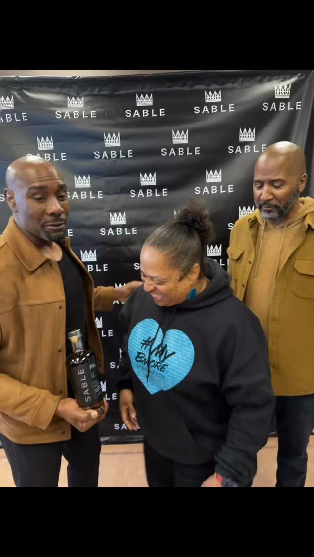 <text message from my aunt>🤳🏾
Her: I met 2 nice men yesterday and I represented #mybmore! Your uncle said I smiled too much (which I did😁). They were both so personable. I’ll work on that smile for next time.
Me: OH! MY! GOODNESS!!! This is perfection, Ronnie!! PERFECTION!!🔥Tell my uncle, “Who wouldn’t be smiling from ear to ear…IT’S MORRIS FREAKIN’ CHESTNUT!!! 🙌🏾
🟧The Sable Bourbon brand was inspired by the 25-year friendship of the stars of The Best Man film franchise.
#morrischestnut
#malcolmlee
#bottlesigning
#mybmore