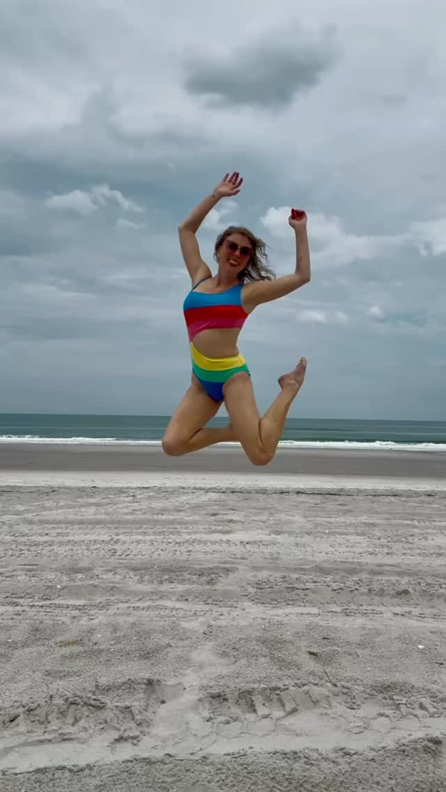 🌈really a big fan of life🌈
shit is real in my life right now. stressors are BIG, schedules are CHAOS, responsibilities are HEAVY.
and.
and.
and.
there are rainbows.
there are coupled ducks swimming in ponds.
there is Bubly water in endlessly creative flavors.
life is complicated, and i’ll keep dancing back-and-forth between the rainbow-spectrum of chaos and certainty, heavy and light for as many days as this glorious body gives me.
PS. areyou an adult? might i suggest dancing by yourself on the beach? it’s therapy for the soul.