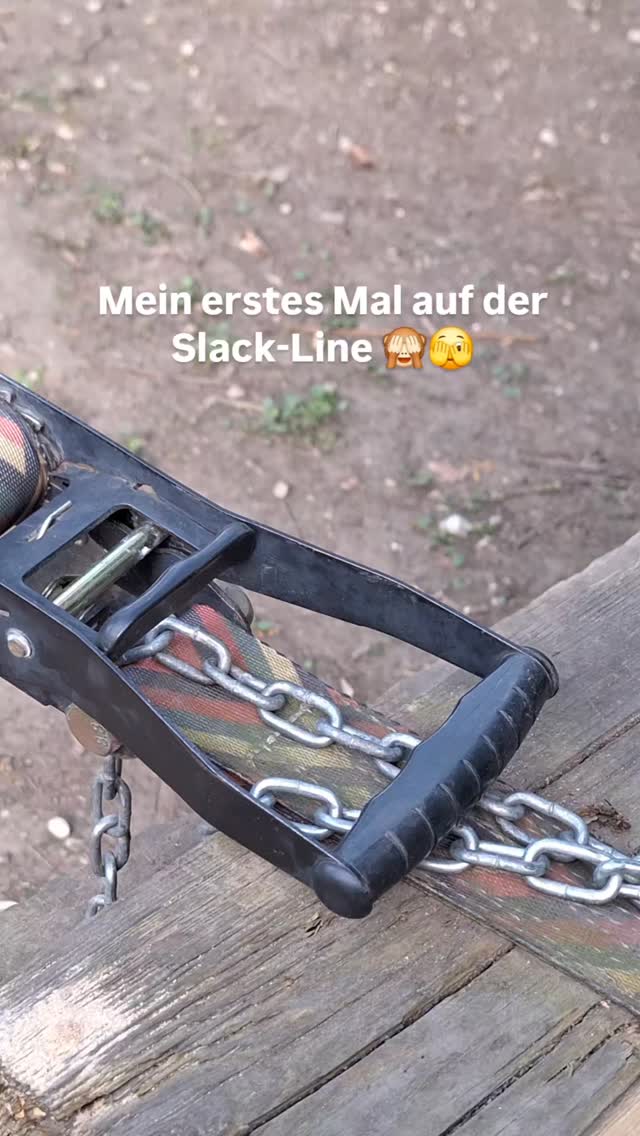 Wer hat Tipps für mich? 😂😄
Irgendwann machst du alles zum ersten Mal. Ob neue Ernährung oder Slack Line 😄 entscheidend ist, nicht direkt aufzugeben, nur weil's beim ersten Mal nicht sofort klappt.
Das ist wie bei der Ernährungsumstellung.
Hätte ich damals direkt aufgegeben, nur weil es erstmal ungewohnt war, kein Brot mehr zu essen (als Beispiel), dann würde ich mich heute nicht so gut fühlen und hätte auch meine Hashimoto nicht heilen können.
Dranbleiben.
Egal wo du grad stehst und welche Herausforderung du grade hast.
You got this 😘
Es ist nicht immer einfach, aber der Weg lohnt sich.
Und wenn ich es auf der Slack Line schaffe, schaffst du es auch bei deiner Ernährung ;)
Oder welches Ziel verfolgst du gerade?
Neues ausprobieren und vorwärts gehen ist immer eine gute Idee ☺️
Wenn du Unterstützung bei deiner Ernährung willst, schreib mir. Ich helfe dir deine Ernährung so umzustellen, dass deine Schilddrüse happy ist und deine Entzündungen sich verringern können oder du dich einfach nur wieder leicht und wie DU fühlst.
Ich melde mich bei dir für einen kurzen kostenfreien Austausch 🫶
Und wenn du mir bei meiner Slack-Line-Verbesserung helfen kannst, gerne her mit den Tipps 😅🙏
Ich möchte es auf jedenfall nochmal probieren 😊
#slackline #vegan #glutenfrei #hashimoto #ernährung