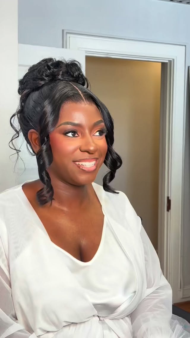 The moment it all became real ✨ Asheley……truly one of the kindest, most light-hearted, and selfless brides. What more could a MUA ask for? Beautiful inside and out 🤍
Now booking 2026 & 2027 brides and bridal parties✨
Makeup : @lavishimperfections_
Hair: @biba_kay