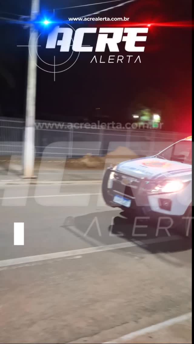 Força Tática frustra ação criminosa e prende quatro suspeitos com armas e carro usado em roubos
Uma ação da Força Tática do 1º Batalhão, realizada na noite desta quarta-feira, resultou na prisão de quatro indivíduos e na apreensão de duas armas de fogo, além de um veículo que estaria sendo utilizado para a prática de roubos na região do Distrito Industrial, em Rio Branco.
Segundo informações da Polícia Militar, o carro foi localizado e abordado já na região do bairro Irineu Serra, após ficar atolado, momento em que a guarnição conseguiu interceptar os suspeitos e realizar a prisão.
Os quatro foram encaminhados à Delegacia de Flagrantes, juntamente com todo o material apreendido, para os procedimentos cabíveis.
📌 matéria completa no site www.acrealerta.com.br�
#AcreAlerta #RioBranco #PoliciaMilitar #ForcaTatica #PMAC DistritoIndustrial IrineuSerra Prisao ArmasDeFogo SegurancaPublica Apreensao DelegaciaDeFlagrantes Acre Noticia PlantaoPolicial OcorrenciaPolicial