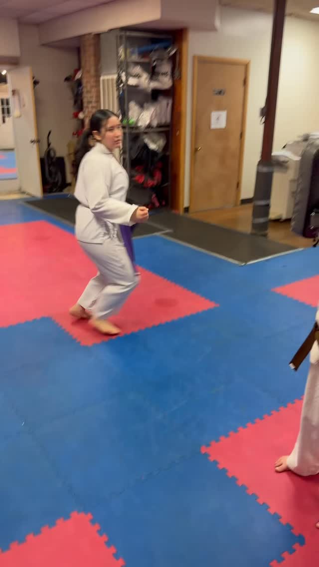 OYSUKI DRILLS 🤛🏽 🤜🏻
BACK TO WORK 💪🏽 IN THE DOJO
We got a about a month away from our next competition and we are ready for action 🏆
Want to be a top tier athlete ? Want to strengthen your body? Want to learn how to defend yourself
TEAM PKA IS FOR YOU🫵🏽
DM "PKA" TO START YOUR FREE TRIAL CLASS 🥋
#karate #pathwaykarate #martialarts #providenceri #explorepage✨