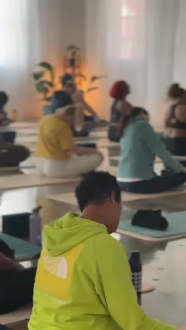Big fans of a mid-week release around here 🙌 who’s with us? 🙋♀️
Sign up now for Inside Out with Art on Wednesday evening at 6:30 pm!
#KKRUPilatesStudioAndWellness #InsideOut #FasciaEmotionalRelease #WellnessWednesday #AtlantaWellness