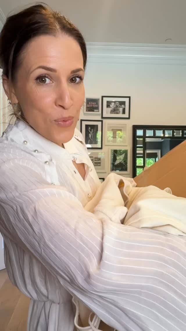 Free People Try-On Haul with Basics That Actually Surprised Me! 😳
I wasnt expecting much but absolutely love what I purchased!! These are the kind of pieces that become your everyday go-tos, the ones you reach for often! @freepeople
All Links can be found in my bio SHOPMY #clothinghaul #fashionhaul #casualchicstyle #styleadvice #fashionover50