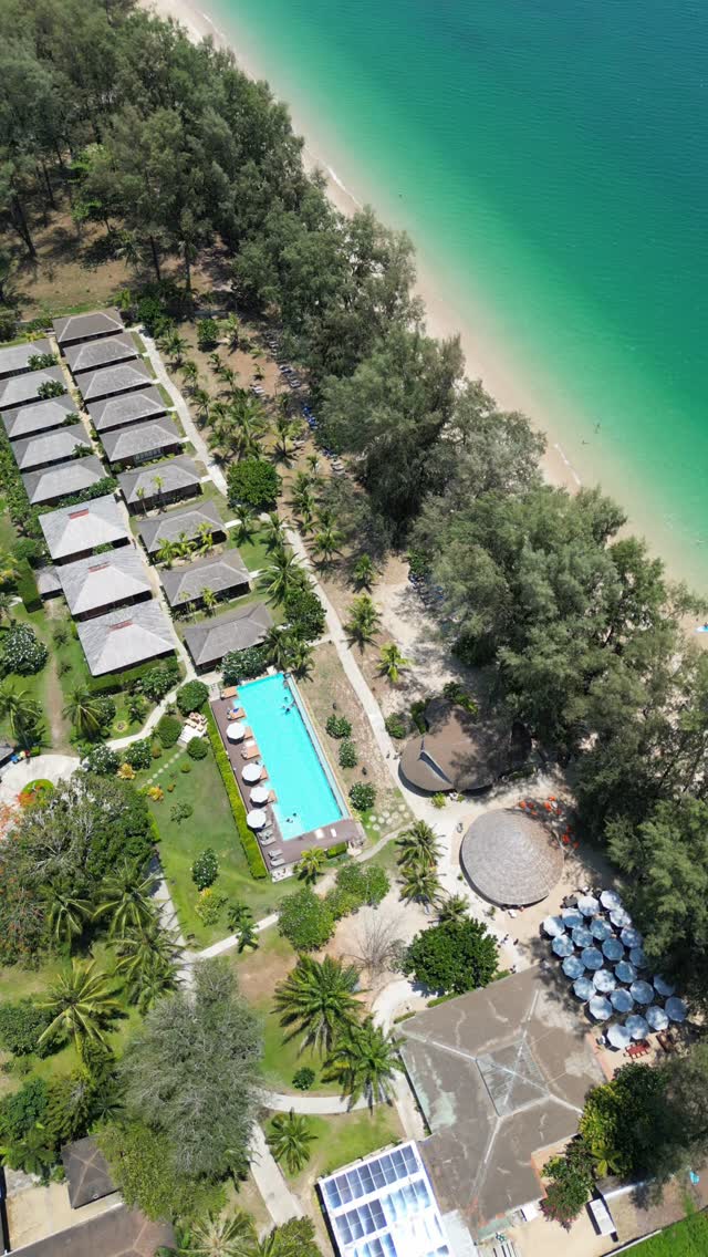 One stay, a thousand memories and a view worth every second🌴
📍Long Beach Chalet - Koh Lanta