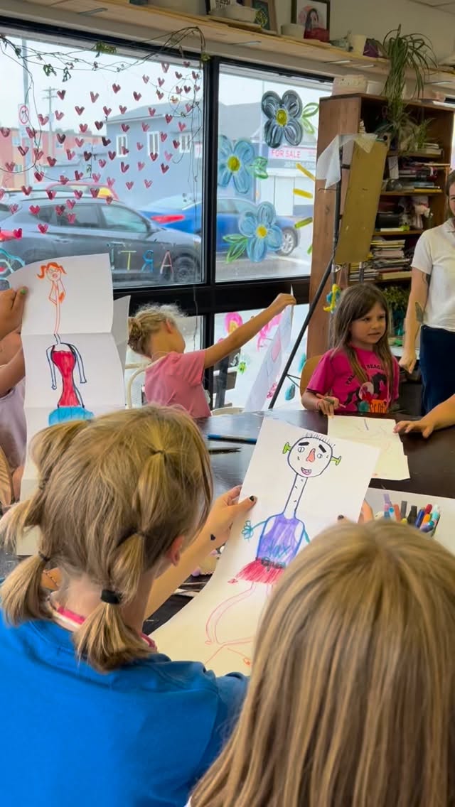 🚨 ANOTHER ART CAMP WEEK ADDED!! 🚨
July 27-31 • 10:00am -2:00pm
Ages 7-10 • $275
Artist Anastasia Waly @anastasia.anita.artandcraft is taking over art camp!! Jill is on vacation and we are thrilled to announce Anastasia will host a week of camp here at the studio! Open ended art making in a small supportive group! This camp is capped at 10 kids. Link in bio to register! 🌞 🌈 🎨
#winnipegartstudio #kidsmakethebestart #processart #whenisayartyousaycamp #artcamp