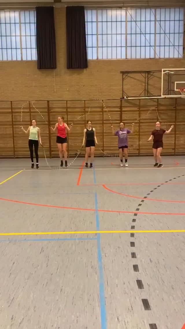 Five people, one wheel 🕺
#jumprope #ropeskipping #wheel #cosropeskippers